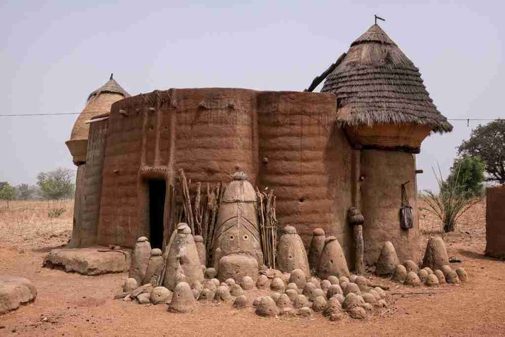 C:\Users\invitado1\Pictures\AFRICA Betammaribe Somba\16 1 batammaribe 3.jpg