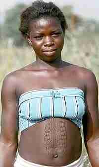 C:\Users\invitado1\Pictures\AFRICA Betammaribe Somba\29 3 batammaribe scarif.jpg