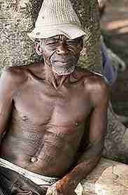 C:\Users\invitado1\Pictures\AFRICA Betammaribe Somba\32 batammaribe scarifica.jpg