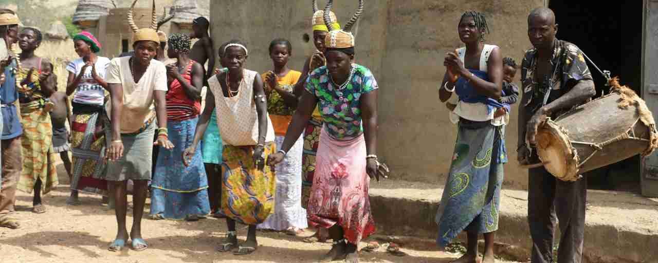 C:\Users\invitado1\Pictures\AFRICA Betammaribe Somba\41 batammariba m 5 tamberma-cover-people.jpg