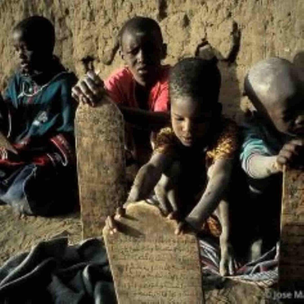 Niños en la madrasa
