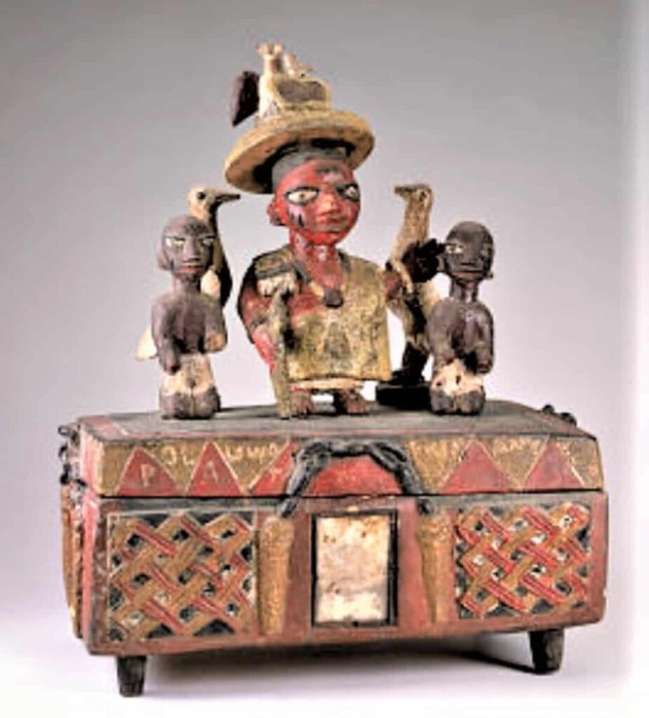 Pequeño baúl que guarda el Instituo Smithsoniano como del taller de Oniyide Adugbologe