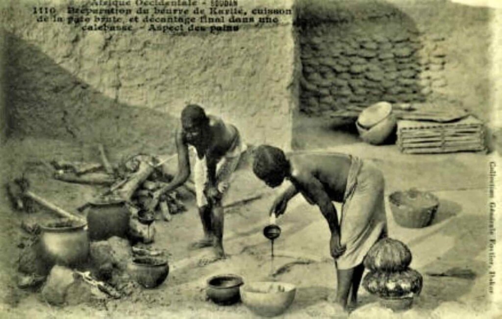                         Cocción y decantación de nueces para hacer la manteca de karité. Edmond Fortier