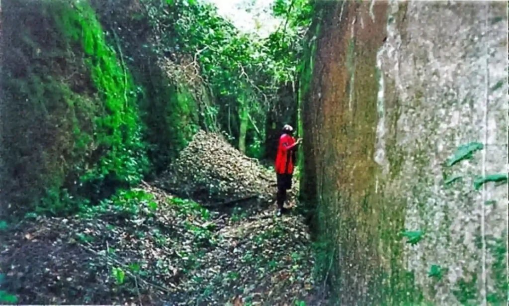 255 Eredo de Sugbo perspectiva del muro